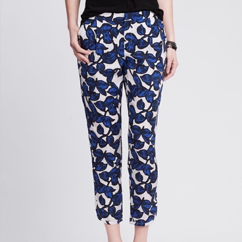 Banana Republic Piped Print Drapey Pant, blue print, size 4.